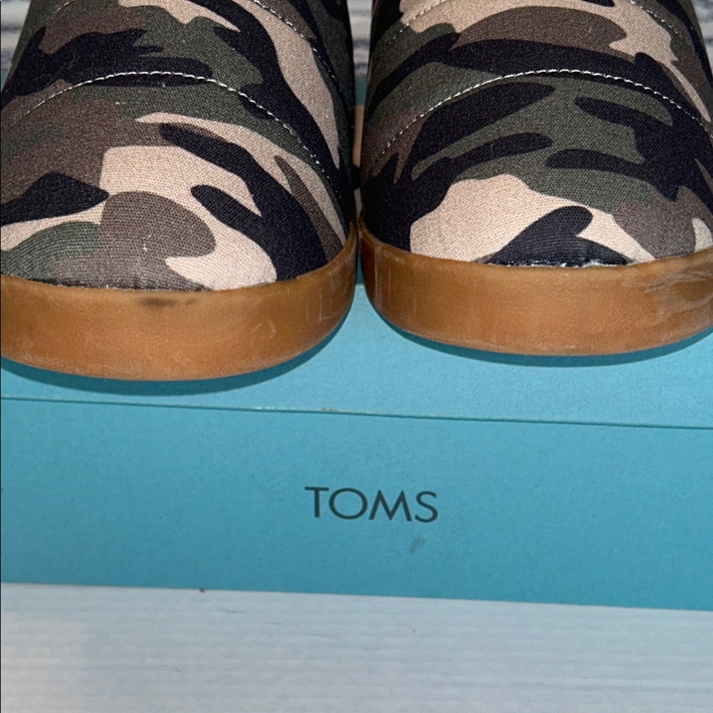 Toms Men’s Harbor slip ons. - Picture 9 of 10
